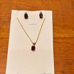 NECKLACE w/matching earrings (Garnet)